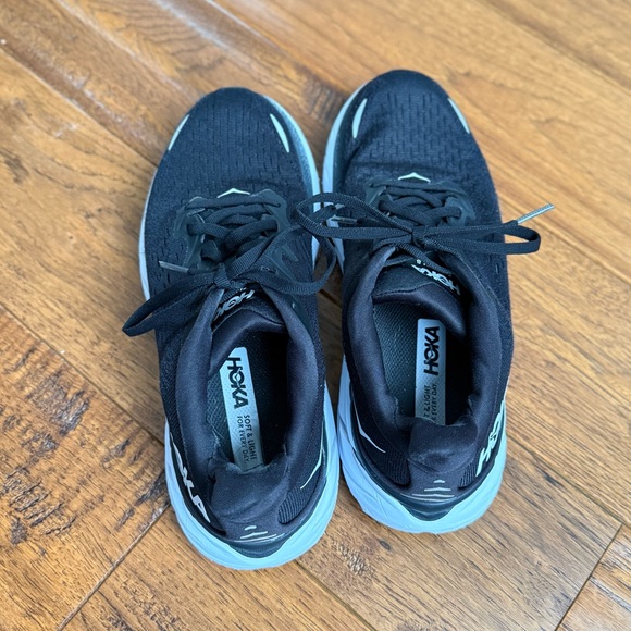 Hoka One One Clifton 8 Running Shoes Women’s Size 7B Black/White - Picture 7 of 10